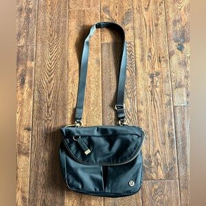 Lululemon All Night Festival Bag 5L - Like New (barely used)